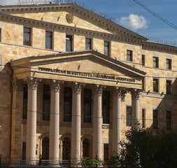 С помощью отечественного здравоохранения умирают дети (рис. 1)